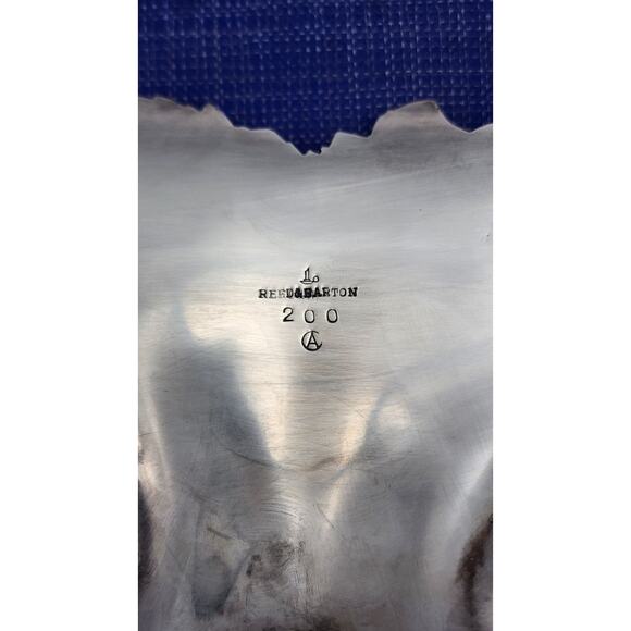 Reed & Barton Silver-plate Serving Dish 11" Grape Motif Footed & Scalloped VTG - Picture 6 of 14